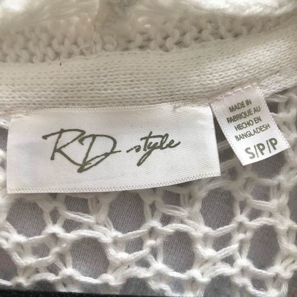 White sleeveless coverup - Picture 4 of 4